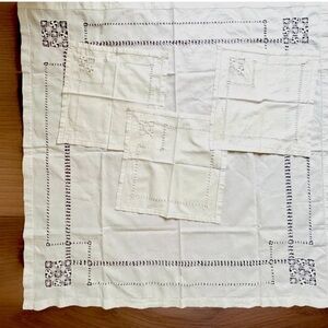 VTG Open Crochet Cutwork White Linen & Cotton tablecloth 33" X 32" +3 Napkins